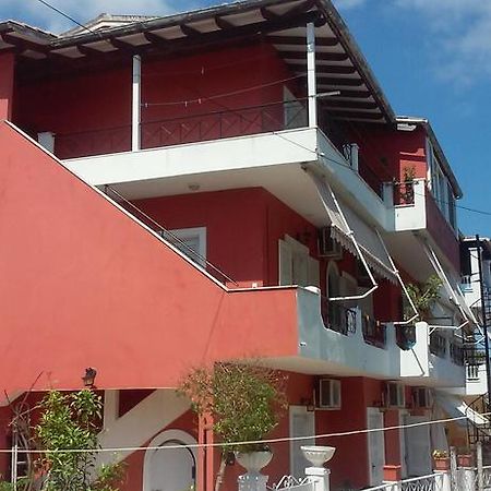 Loula'S Apartments Gouvia Exterior foto